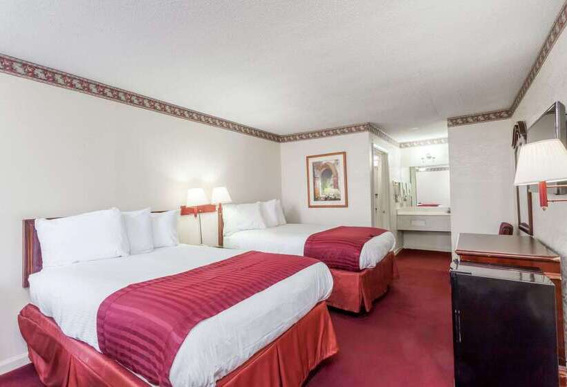 فندق Knights Inn Hurricane Mills