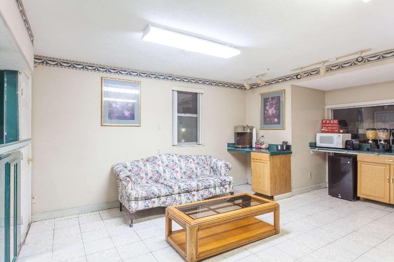 فندق Knights Inn Hurricane Mills