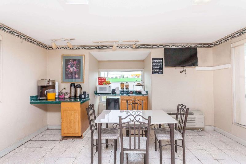 فندق Knights Inn Hurricane Mills