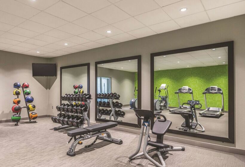 酒店 La Quinta By Wyndham Cincinnati Sharonville