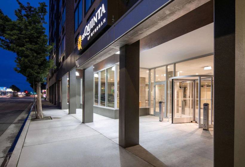 בית מלון כפרי Hilton Garden Inn Los Angeles Airport