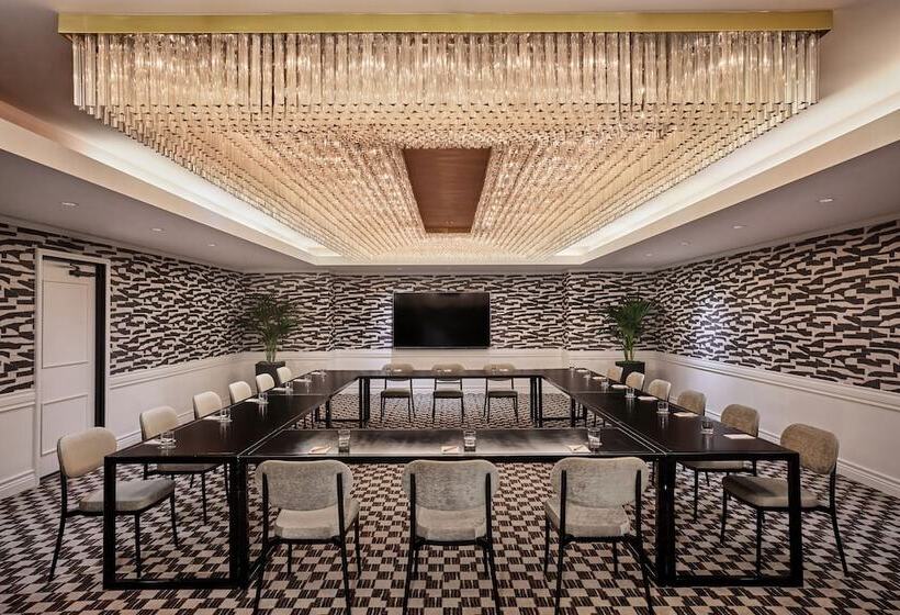 فندق The Jay, Autograph Collection