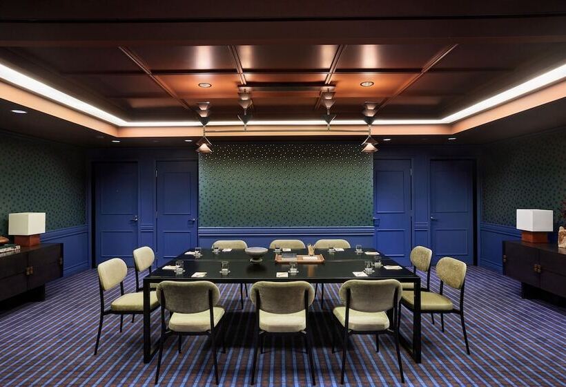 فندق The Jay, Autograph Collection