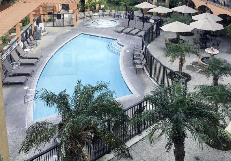 فندق Mainstay Suites Orange County John Wayne Airport