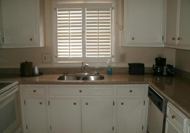 فندق Merry Acres Inn