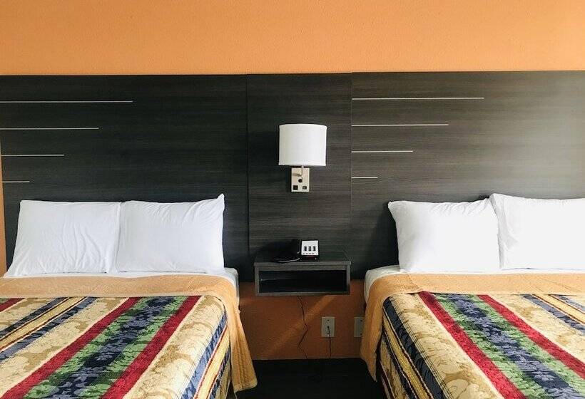 בית מלון כפרי Rodeway Inn Conference Center