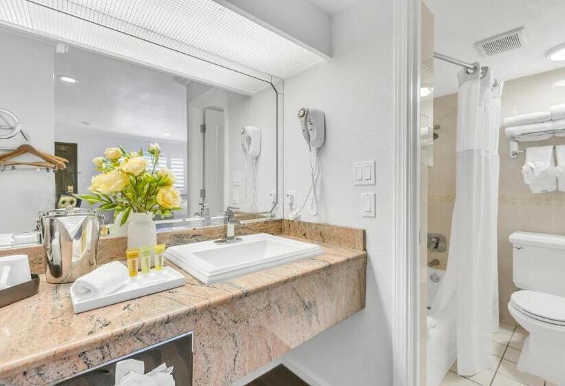 Napa Valley Hotel & Suites