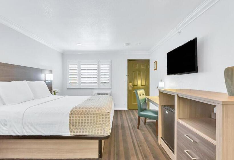 Napa Valley Hotel & Suites