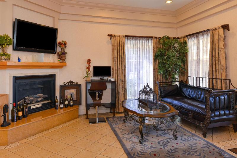 Napa Valley Hotel & Suites