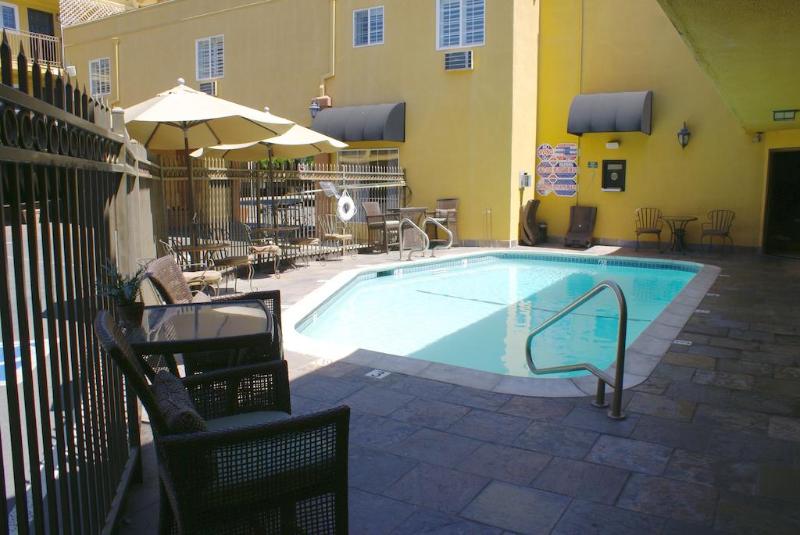 Napa Valley Hotel & Suites