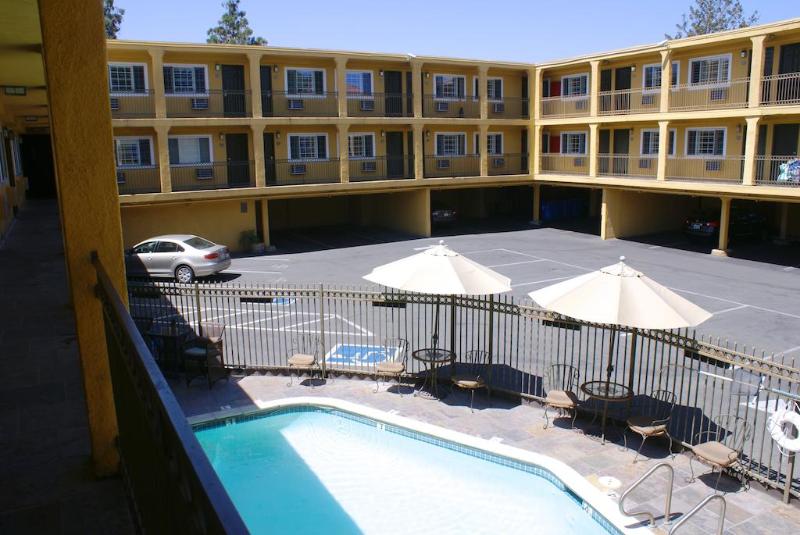 Napa Valley Hotel & Suites