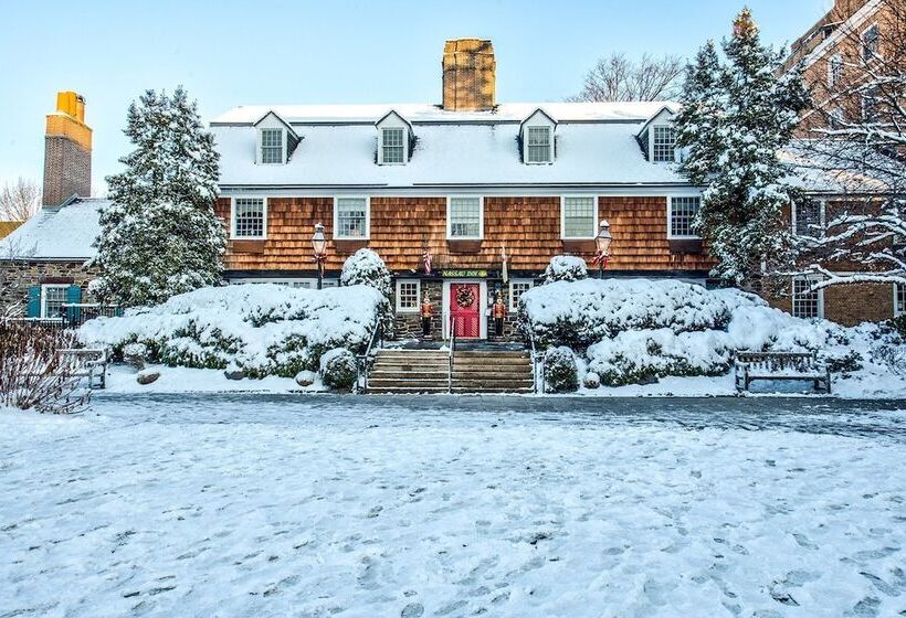 Отель Nassau Inn