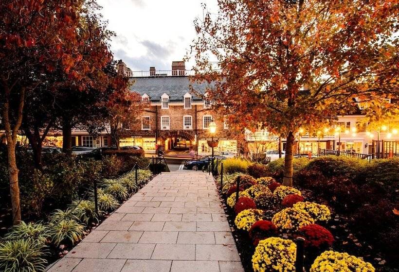 Отель Nassau Inn