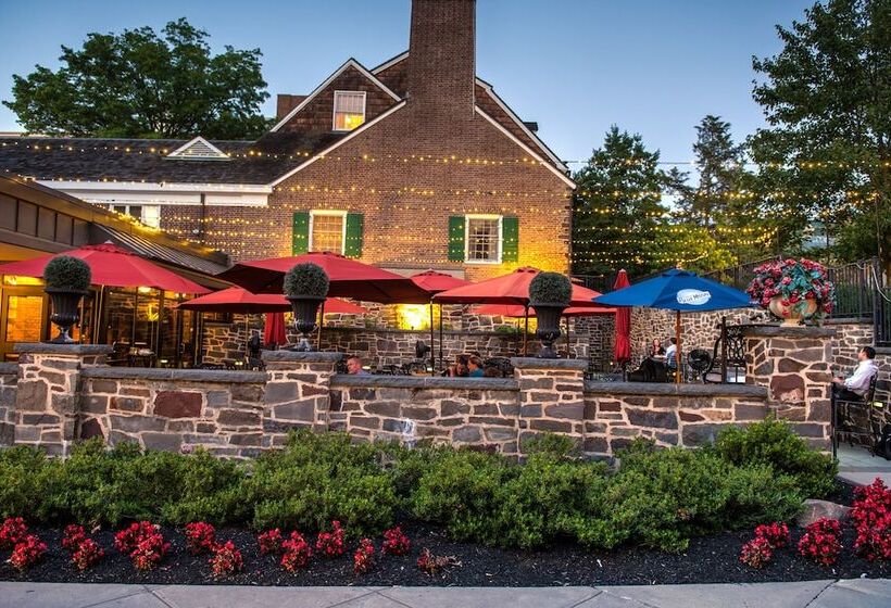 Отель Nassau Inn