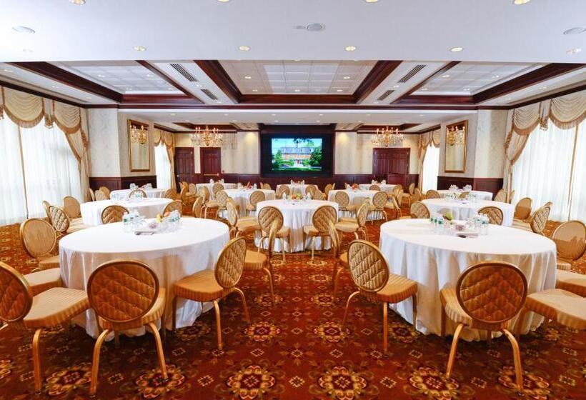 Отель Nassau Inn