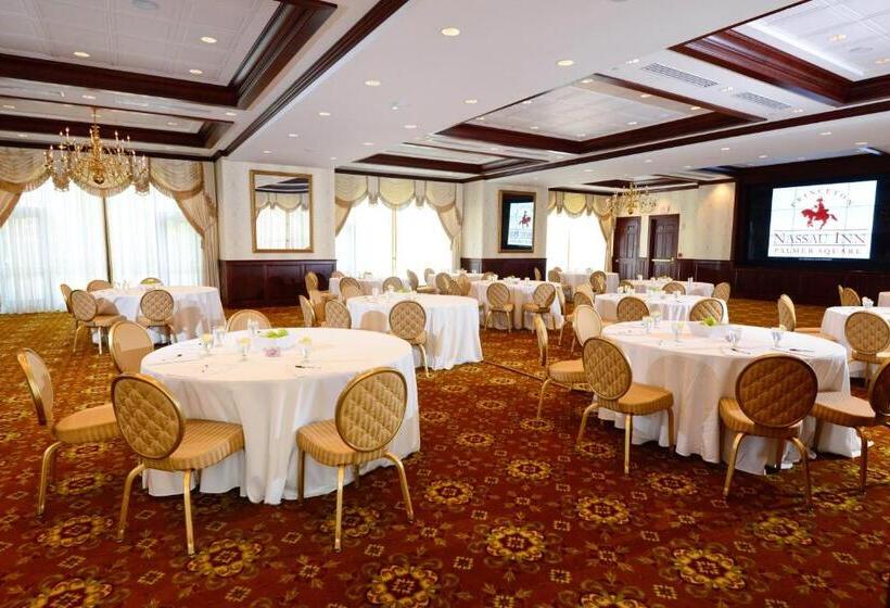 Отель Nassau Inn