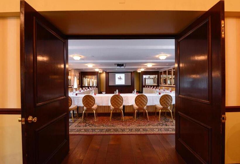 Отель Nassau Inn