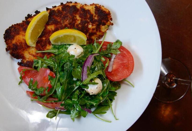 Отель Nassau Inn