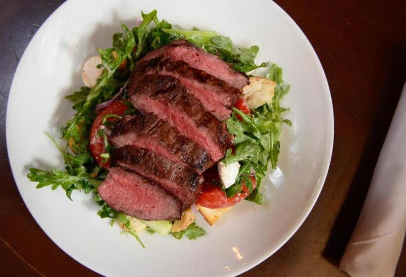 Отель Nassau Inn