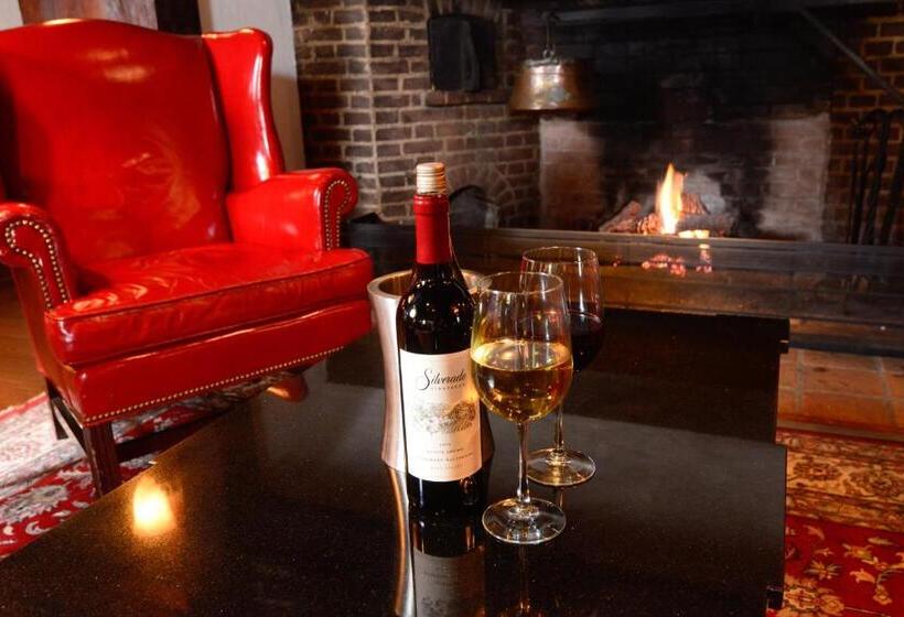 Отель Nassau Inn