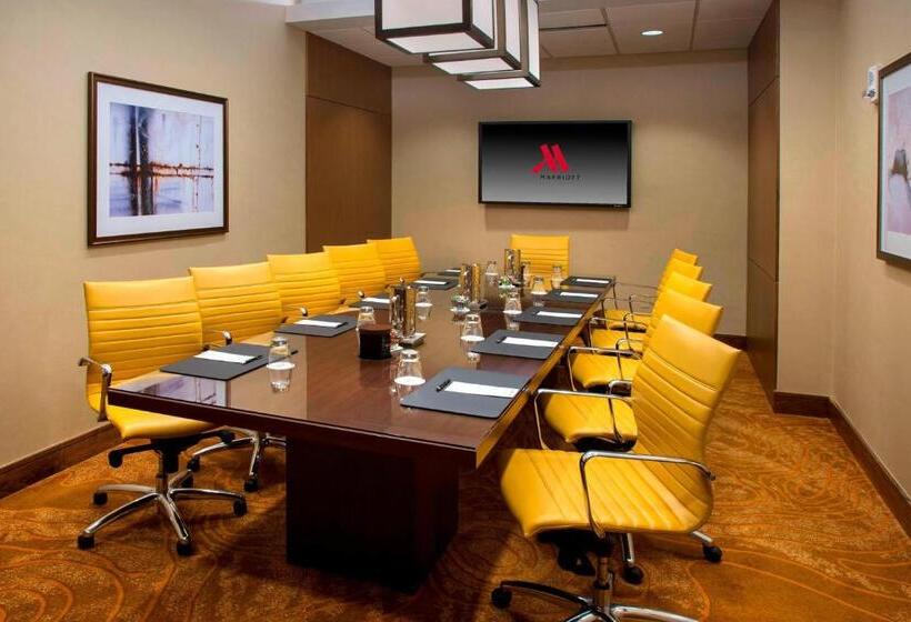 ホテル Newark Liberty International Airport Marriott