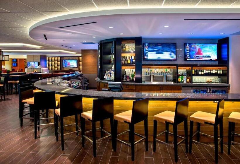 ホテル Newark Liberty International Airport Marriott