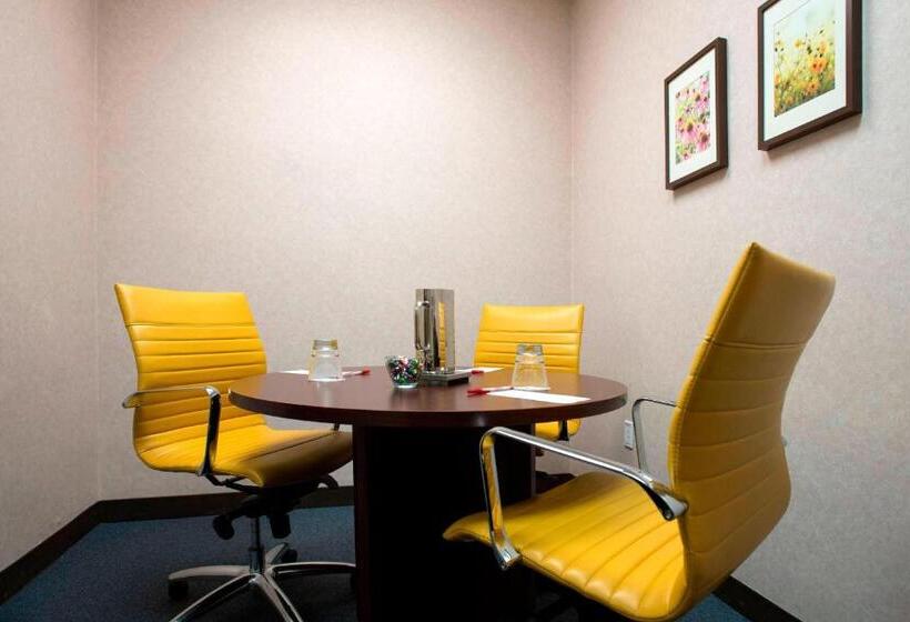 ホテル Newark Liberty International Airport Marriott