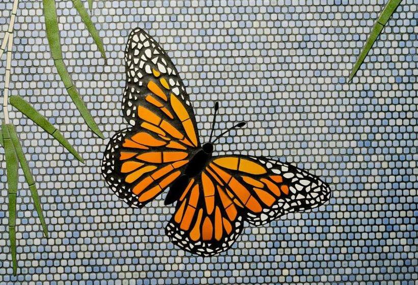 호텔 Pacific Monarch