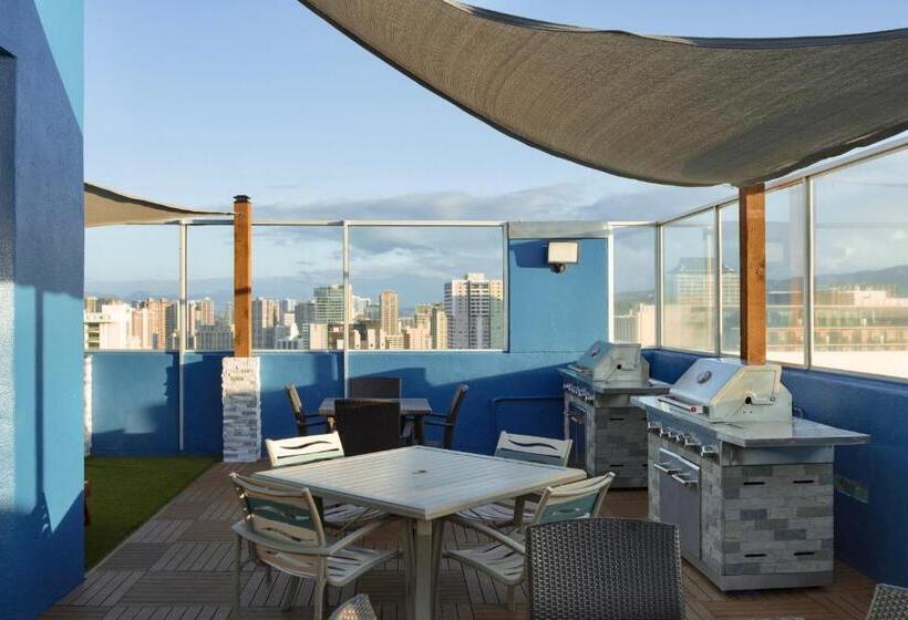 בית מלון כפרי Pacific Monarch