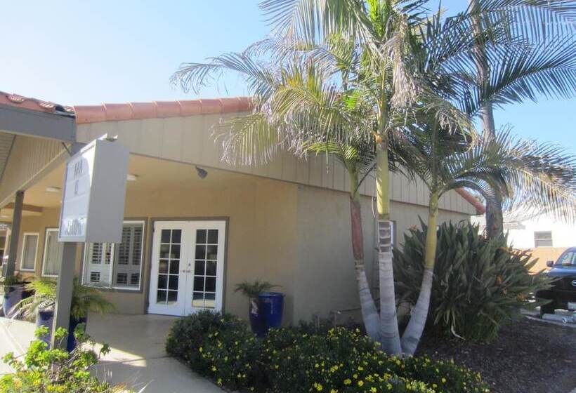 ホテル Pacific Shores Inn