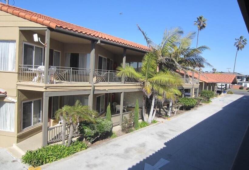 ホテル Pacific Shores Inn