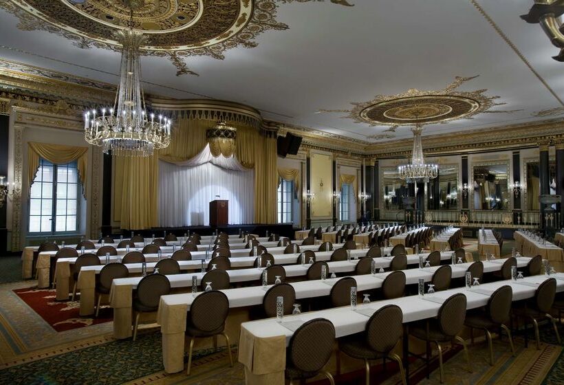 هتل Palmer House A Hilton