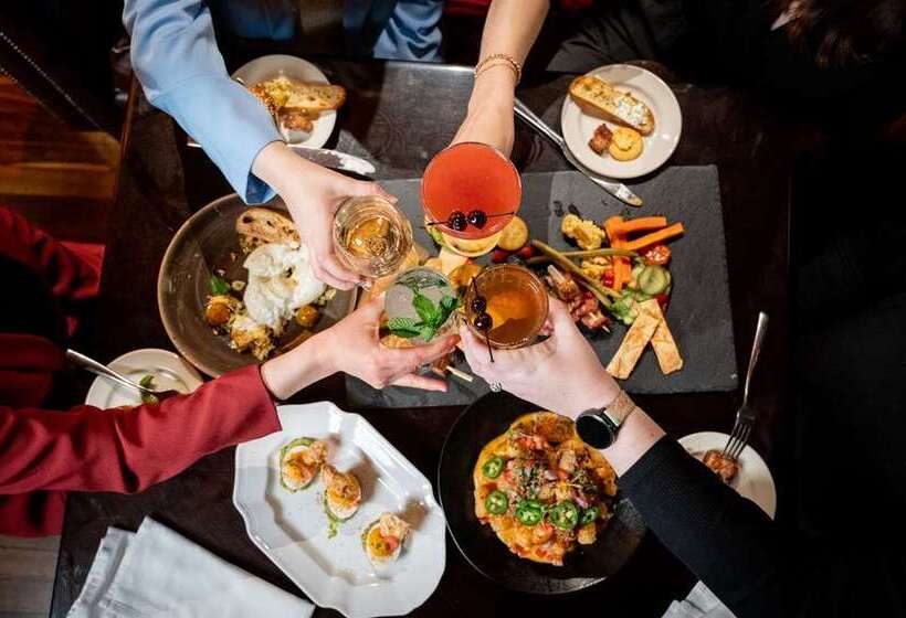 هتل Palmer House A Hilton