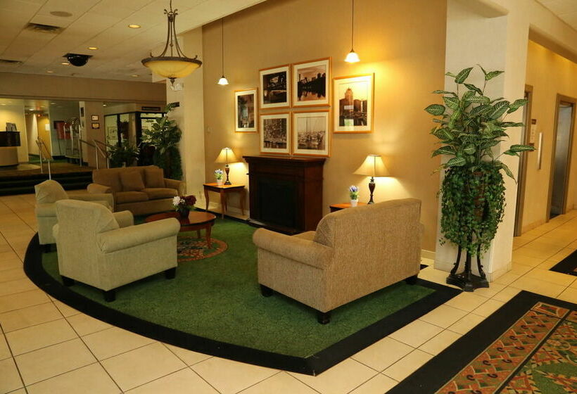 هتل Park East Downtown Lakeshore