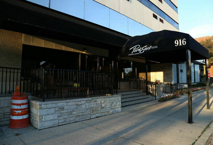 هتل Park East Downtown Lakeshore