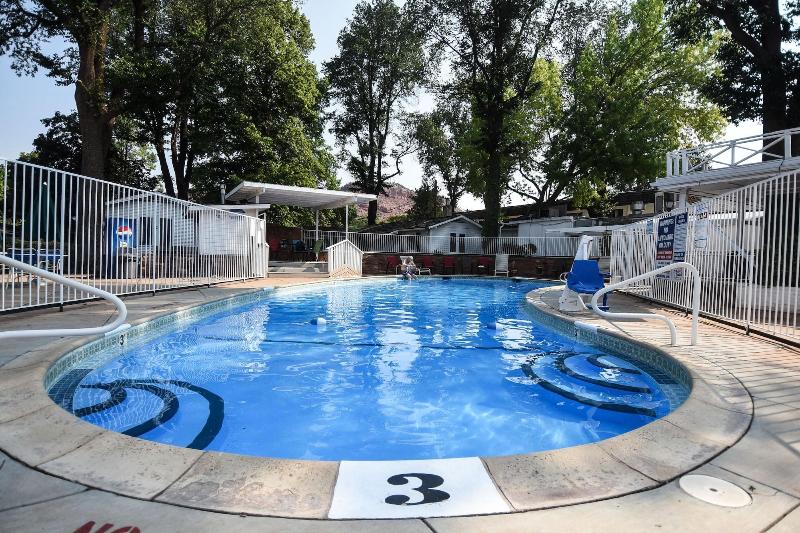 ホテル Parry Lodge