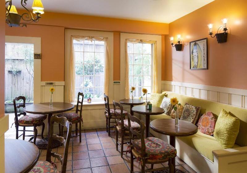 ホテル Petite Auberge