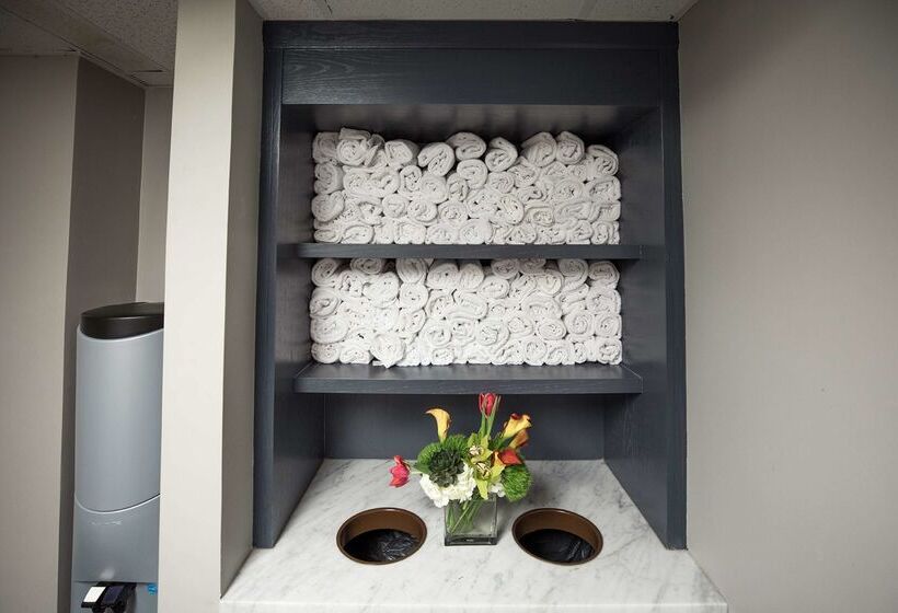 فندق Phillips Kansas City Curio Collection By Hilton