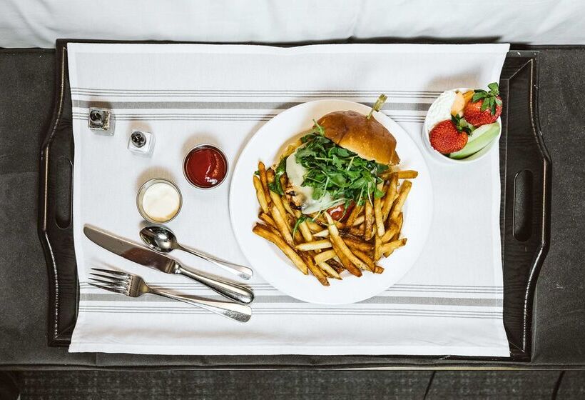 فندق Phillips Kansas City Curio Collection By Hilton