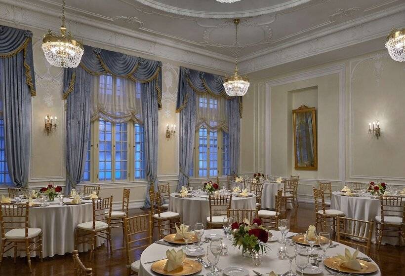 فندق Phillips Kansas City Curio Collection By Hilton