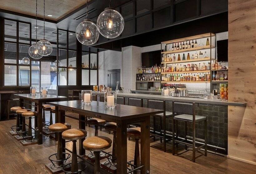 فندق Phillips Kansas City Curio Collection By Hilton