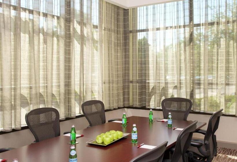 ホテル Pittsburgh Airport Marriott