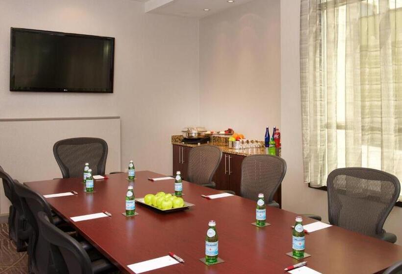 ホテル Pittsburgh Airport Marriott