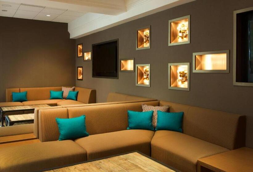 ホテル Pittsburgh Airport Marriott