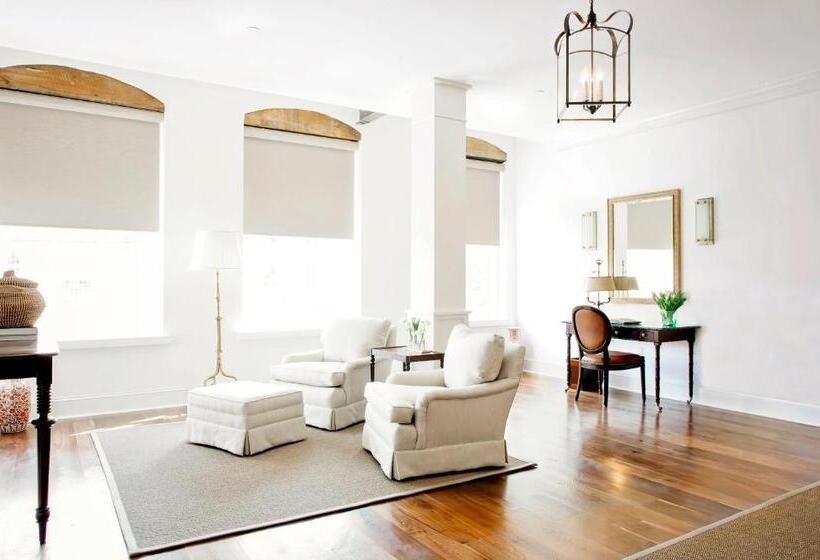 בית מלון כפרי Planters Inn  Charleston