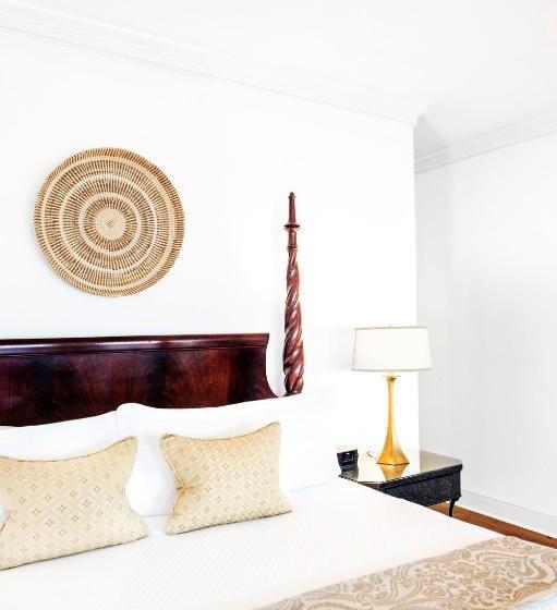 בית מלון כפרי Planters Inn  Charleston