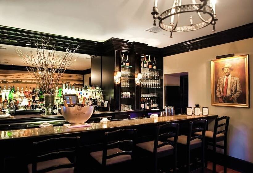 בית מלון כפרי Planters Inn  Charleston