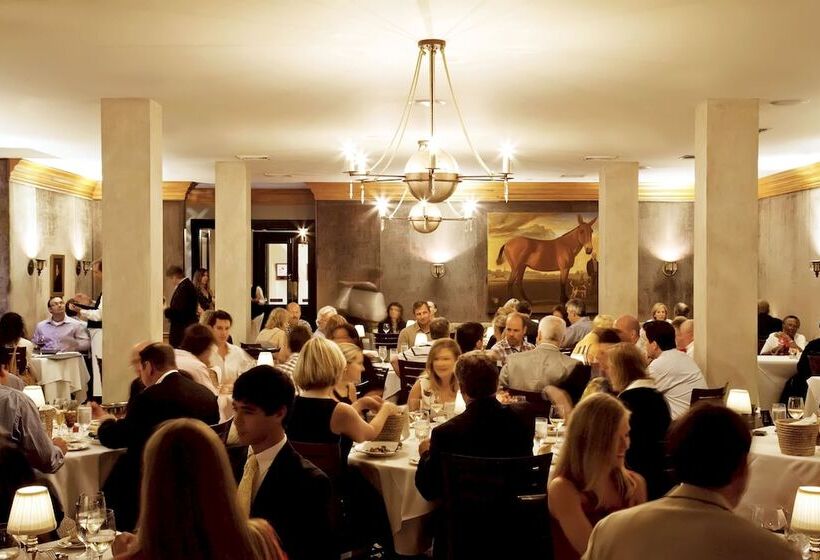 בית מלון כפרי Planters Inn  Charleston