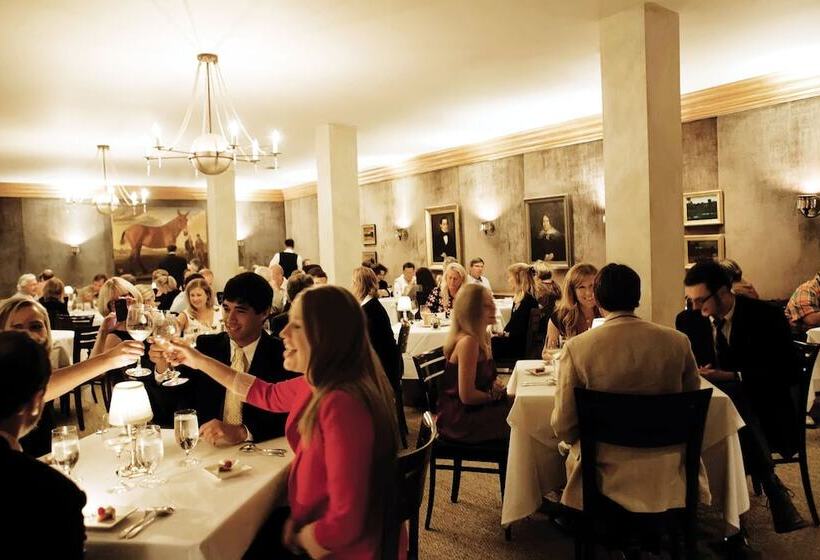 בית מלון כפרי Planters Inn  Charleston