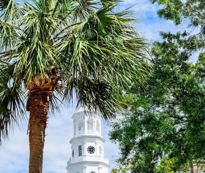 בית מלון כפרי Planters Inn  Charleston